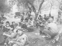 100th Infantry Battalion chow time in Italy, 1944. [Courtesy of Mary Hamasaki]