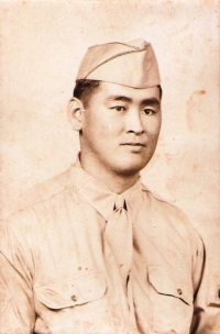 Shigeru Inouye, studio photo, Clinton, Iowa, 1945. (Courtesy of Clinton K. Inouye)