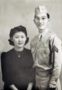 (November 14, 1941) Masanobu Eugene Kawakami with wife, Yoshiye Gladys Kawakami.  [Courtesy of Joanne Kai]