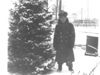 To Kimiko - Sincerely- Pat M. Suzuki U.S. Army. Taken at Camp Savage, Minn. April 1944. It was 12 degrees below zero. [Courtesy of Leslie Taniyama]