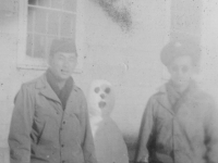 Dopey Kurakabe and Kenji Fukuda Nov. 27, 1942 Camp McCoy, Wi.  [Courtesy of Jan Nadamoto]