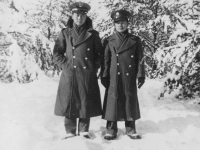 Nov. 29 '42  Another snow picture RO & myself.  [Courtesy of Jan Nadamoto]