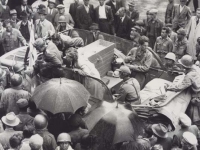 German forces in Bussaila, Italy attempt to buy coffins after the end of the war. [Courtesy of Fumie Hamamura]