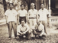 Pop Kagawa, Hiyane and Hosokawa with soldiers on furlough at Drake University, 1943. [Courtesy of Fumie Hamamura]