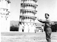 Soldiers visit the Leaning Tower of Pisa, Italy [Courtesy of Carol Inafuku]