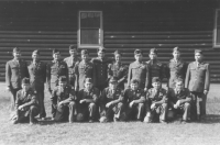 Graduates of the MIS linguist training program at Camp Savage, Minnesota, 1943. [Courtesy of Florence Matsumura]