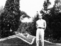 Sonsei Nakamura in Riverside Park, Wisconsin, 1942 [Courtesy of Sonsei Nakamura] Inscription: Camp McCoy, Wis. 1942; Riverside Park, Wis