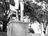 At the President Lincoln Statue in Lincoln Park, Chicago, Illinois, 1942 [Courtesy of Sonsei Nakamura] Inscription: Lincoln Park, Chicago