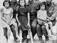 William Takaezu (far right) and friends with Italian children, Italy, September 16, 1944 [Courtesy of Leslie Taniyama] Inscription: Reverse: Sept. 16 ‘44 In Italy